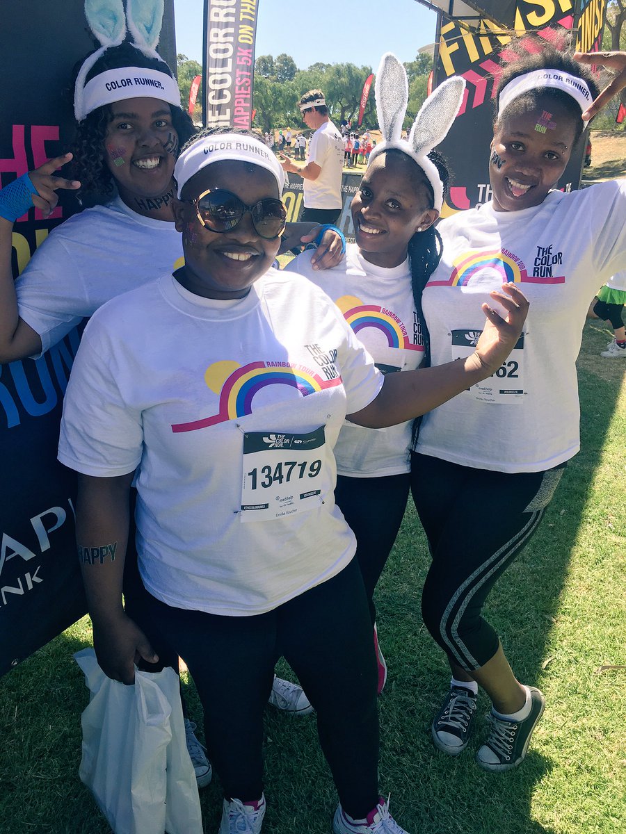CTthismonth's tweet image. We spotted a few happy Easter bunnies 🐰 in #thecolorrunsa crowd