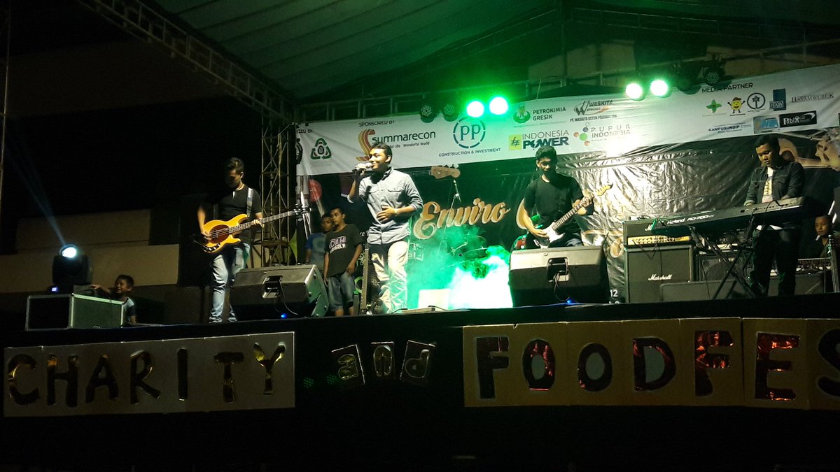 Penampilan dari Politikus dimana personilnya terdiri dari Teknik Lingkungan 2012.
#TLExpo2016