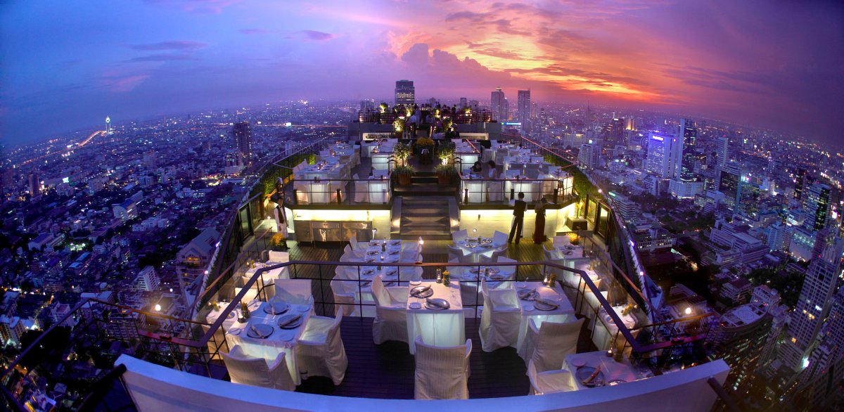 Passenger6A_ES's tweet photo. Saborea un #cóctel en una terraza con vistas. ¿Te imaginas tomándote uno en la número 5? https://t.co/hUdehhpKjG #top6a @Banyan_Tree https://t.co/iBHNDBhIrQ