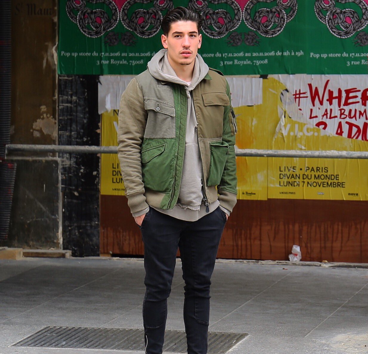 Héctor Bellerín on X: 🇫🇷 Waiting for my uber like 😕