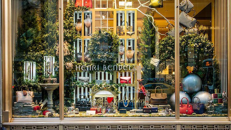 TimeOutNewYork's tweet photo. All the upcoming Christmas window displays you should know about: https://t.co/eneEz0ljdP https://t.co/YoSqambF2P