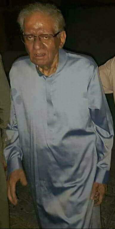 badboy4alll's tweet photo. آثار قدیمہ موہنجوداڑو سے دریافت شدہ گورنر سندھ😂  اے شاباش😃 https://t.co/XM0ORKFXYN