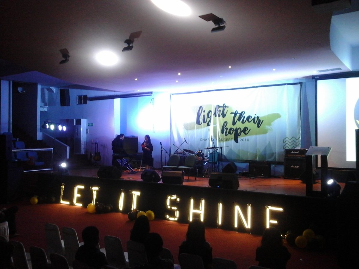Charity Concert 2016 tweet media