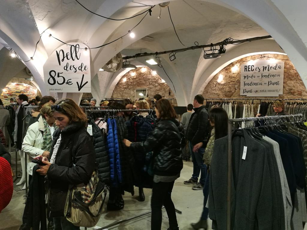 sita_murt's tweet photo. Últim dia de @RECstores! Aprofita i vine a viure i gaudir el #rec014 amb #sitamurt https://t.co/LYgN6ruPlu
