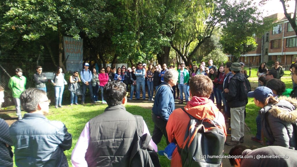 danielbernalb's tweet photo. Estamos en audiencia pública convocada por la @Fhlc1993 para aclarar caso @NoticiasUno en #QueTalEsto. Nos acompaña comunidad y @GIAndradeP. https://t.co/ru6o7ysAOE