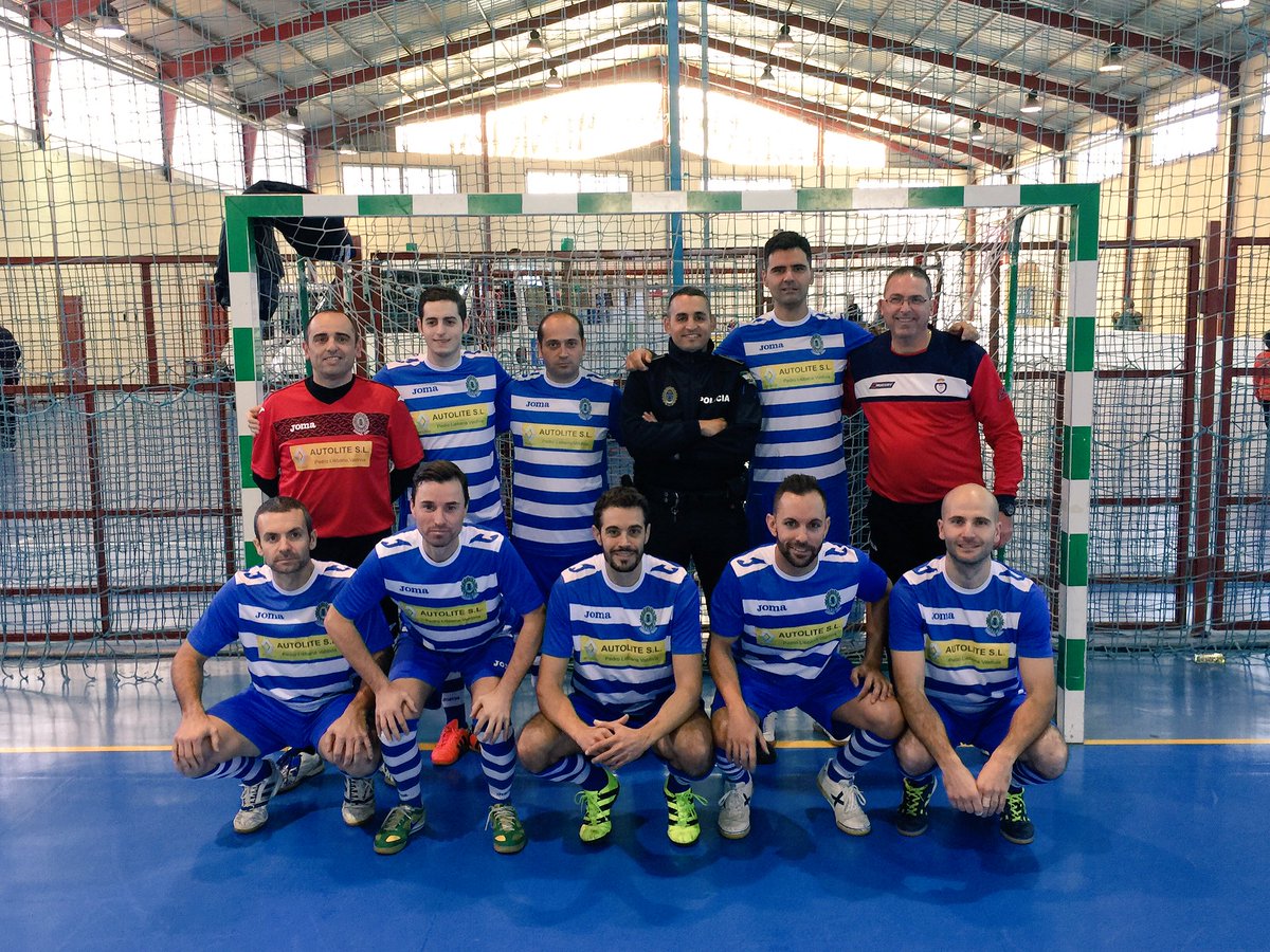 PLocalMReal's tweet photo. Final de la V Causa Solidaria con victoria para @PLocalMReal en penaltis (3-2 ) contra #Maestros MUCHAS GRACIAS A TODOS POR PARTICIPAR! ⚽️ https://t.co/q9Esxjjdzc