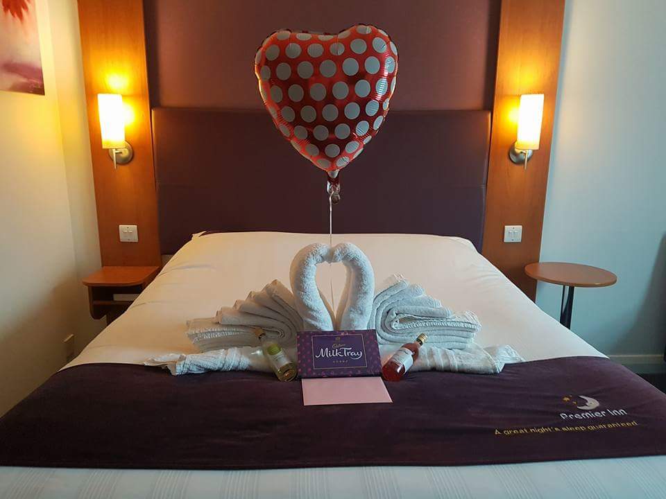 PIBalsallCommon's tweet photo. A surprise for a couple who are celebrating their anniversary this evening. #nothingistoomuch #piwow @SamJanickyj @NewboldElaine @SDEBDD https://t.co/p8ZO5z7QGn