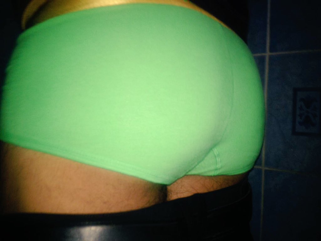 versatilchapin's tweet photo. Amanecí con hambre, MUCHA HAMBRE #bootyforu #ineedadick #fuckme #gayxxx https://t.co/HXbpm4kWFL