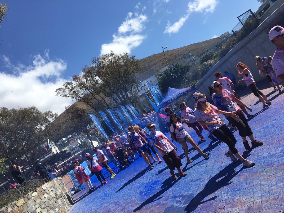 CTthismonth's tweet image. It's our favorite color BLUE!#thecolorrunsa