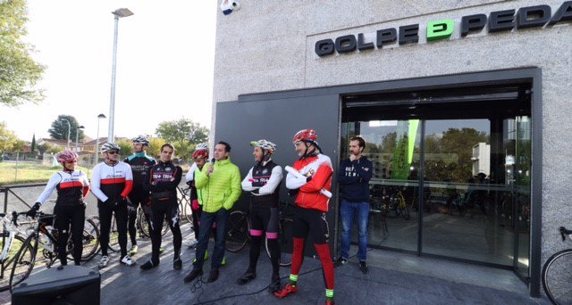 Moralzarzal's tweet photo. Marcha de sensibilización seguridad ciclistas en carretera. Con Cuestuchos, @trimasmoral TriAlpedrete Triatlón Moralzarzal y Samburiel https://t.co/TF8fNF9cMa