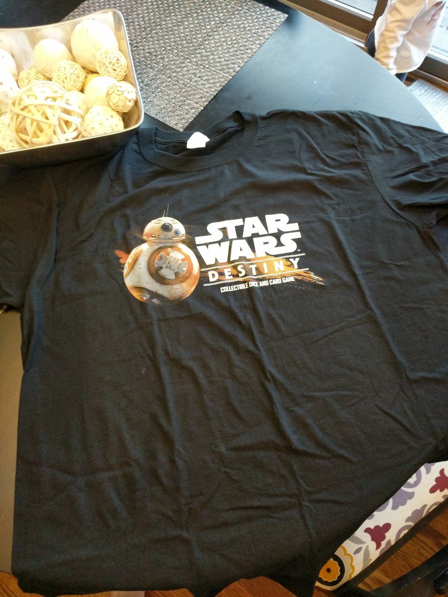 KoRPodcast's tweet image. Want to win the shirt from last night's #SWdestiny launch event @FFGames @FFGOP? Stay tuned to find out how and #RT
