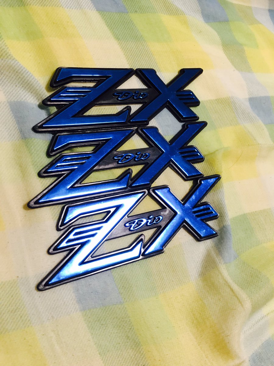 bikeuruyo's tweet photo. 【プレゼント企画】
久しぶりですね〜
今回はZXのメタリックブルーのエムブレムです👏
使う予定ないのであげます！
メール便で送れるので送料もいりません！
フォロー&amp;RTの中から個人的嗜好で私が選びます。
※抽選ではない。
皆さんよろしく😉
フォロワー増えたら嬉しいです！ https://t.co/hmLYunkGWA