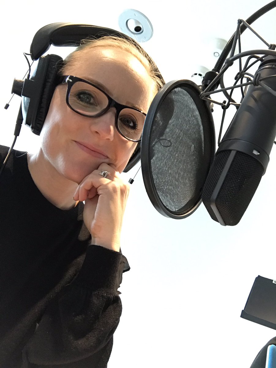 Hey guys tune in to <a href="/EncoreRadioUK/">Encore Radio</a> today at 2 to catch me playing all your favourite musical songs !! X