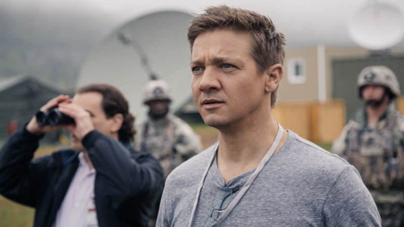 Gizmodo's tweet photo. Movie Review: Arrival is a scifi masterpiece you won't stop thinking about https://t.co/Osy23So5WH https://t.co/ui3Yg6YPQy