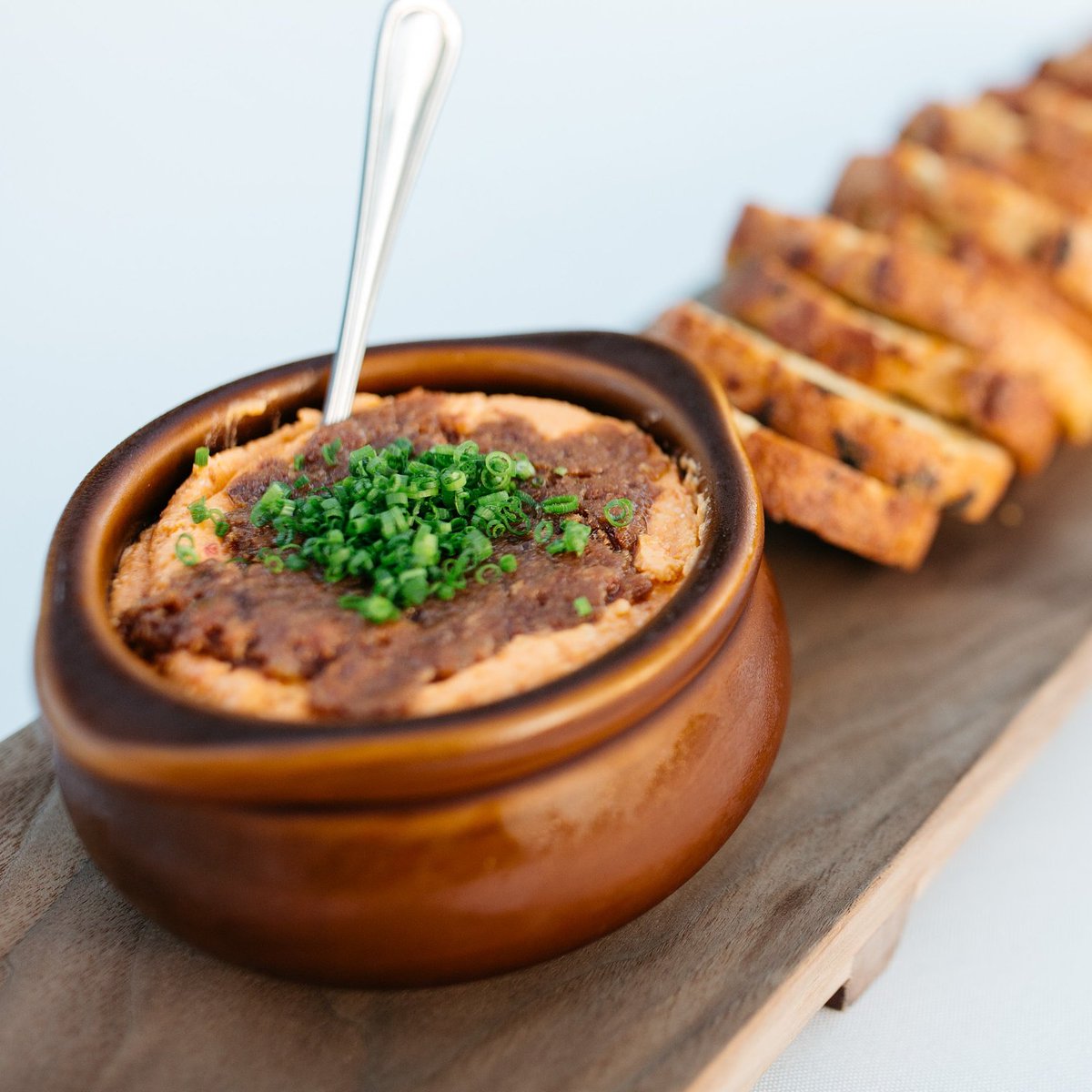 Now taking #thanksgiving pre-orders. Full menu at swineandsons.com/specials. Call 407-636-7601 to order. Pickups Mon 11/21-Wed 11-23.