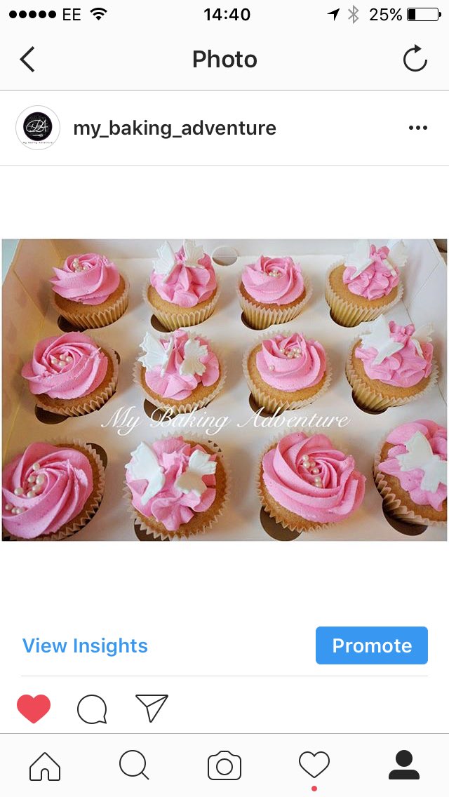 BakeAdventure's tweet photo. How i gave my cupcakes to @AddisonLeeCabs VS how the @AddisonLeeCabs driver gave them to a paying customer disgusting service !!!!! https://t.co/8rISjvMW2i