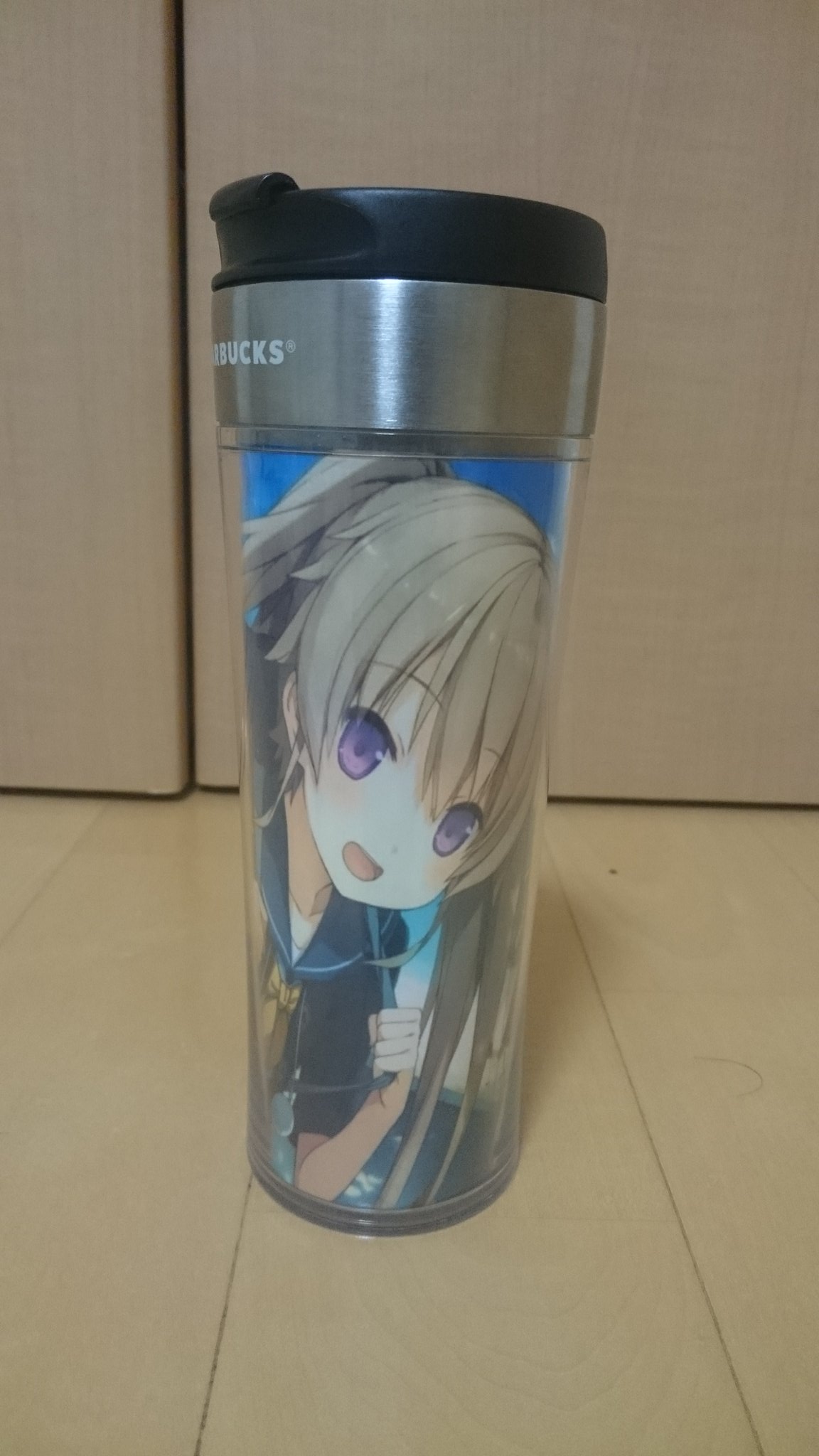 えそもや 公式グッズ真白タンブラーなかったので自作してみた まず スタバでタンブラー購入 画像を印刷して切り取り 台紙を入れて完成 初めてだけどなかなかいいのができて我輩大満足 あおかな 痛ンブラー T Co Ybilo5fzsh Twitter