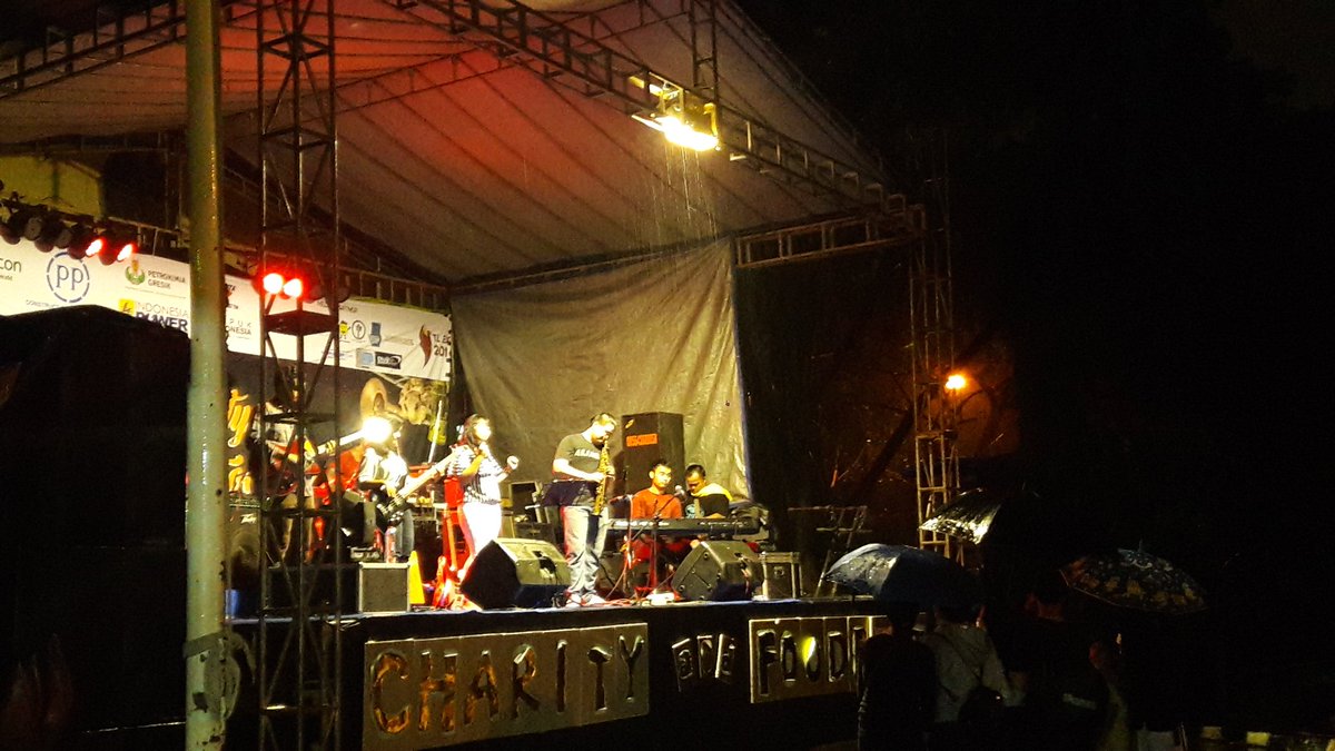 Penampilan yanh ditunggu dan spesial dari Jazzngisoringin!! 
#TLExpo2016