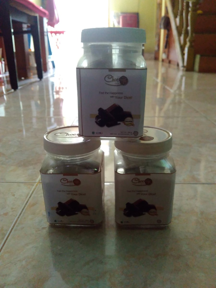 deethaayoe's tweet photo. Chocodice coklat. Ada 3 varian : original, milk, dan white.
Berminat?bisa langsung DM aku ya 😉 https://t.co/vmQns7QYH9