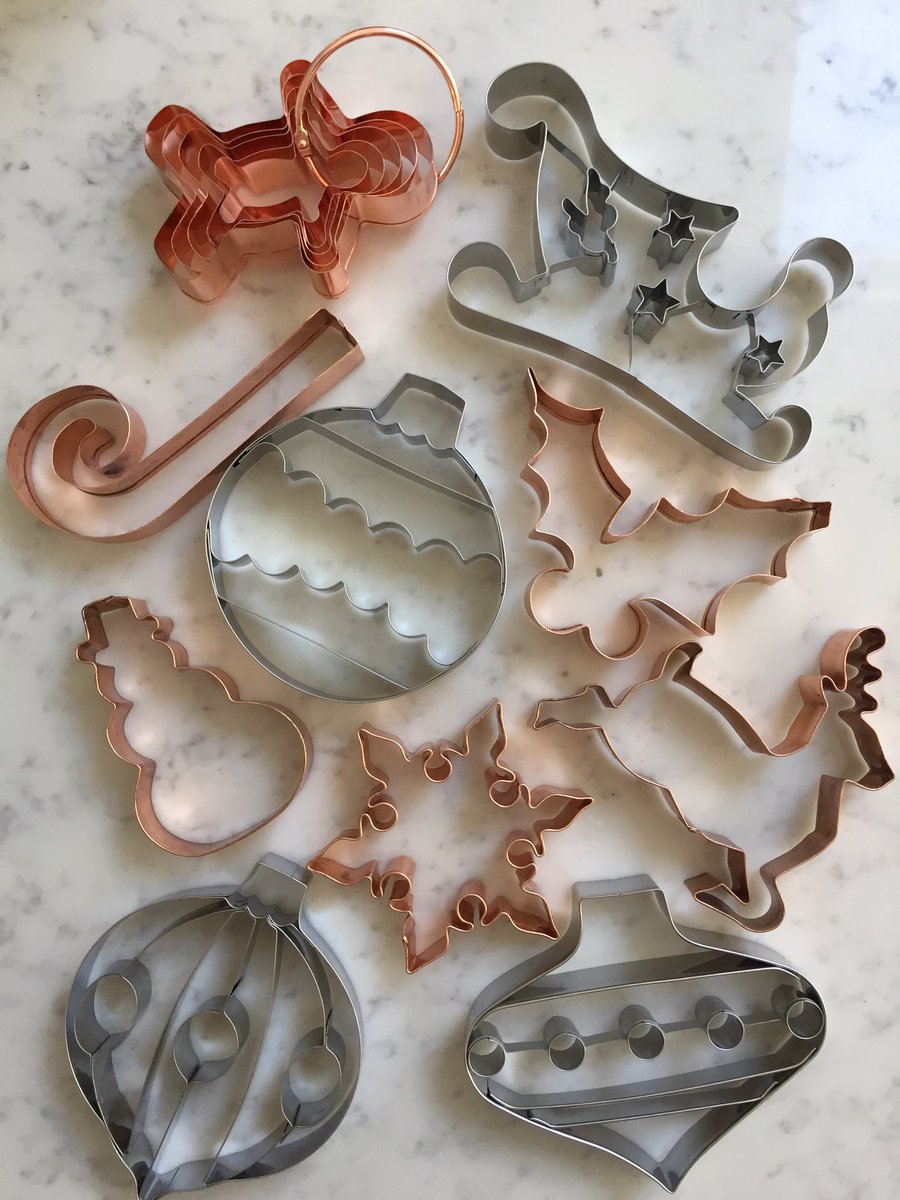 sugaredlarder's tweet photo. Cookie cutters 😍😍😍 https://t.co/hC2NwSgnsk