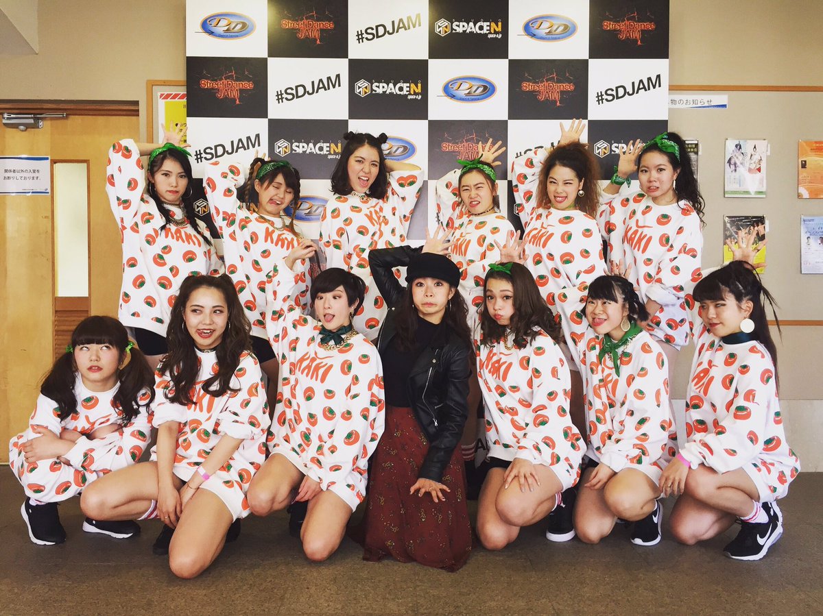 mik_matsu's tweet photo. たくさんの柿とたくさんの声援につつまれたステージはなかなか最高だったんごーー。ありがとうございました!
#SDJAM
#Megnumber https://t.co/2tv2DdngEM