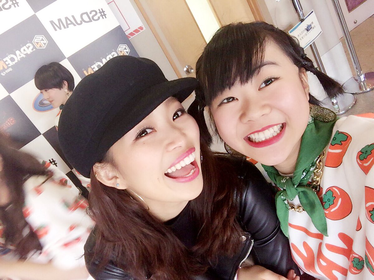 mik_matsu's tweet photo. たくさんの柿とたくさんの声援につつまれたステージはなかなか最高だったんごーー。ありがとうございました!
#SDJAM
#Megnumber https://t.co/2tv2DdngEM