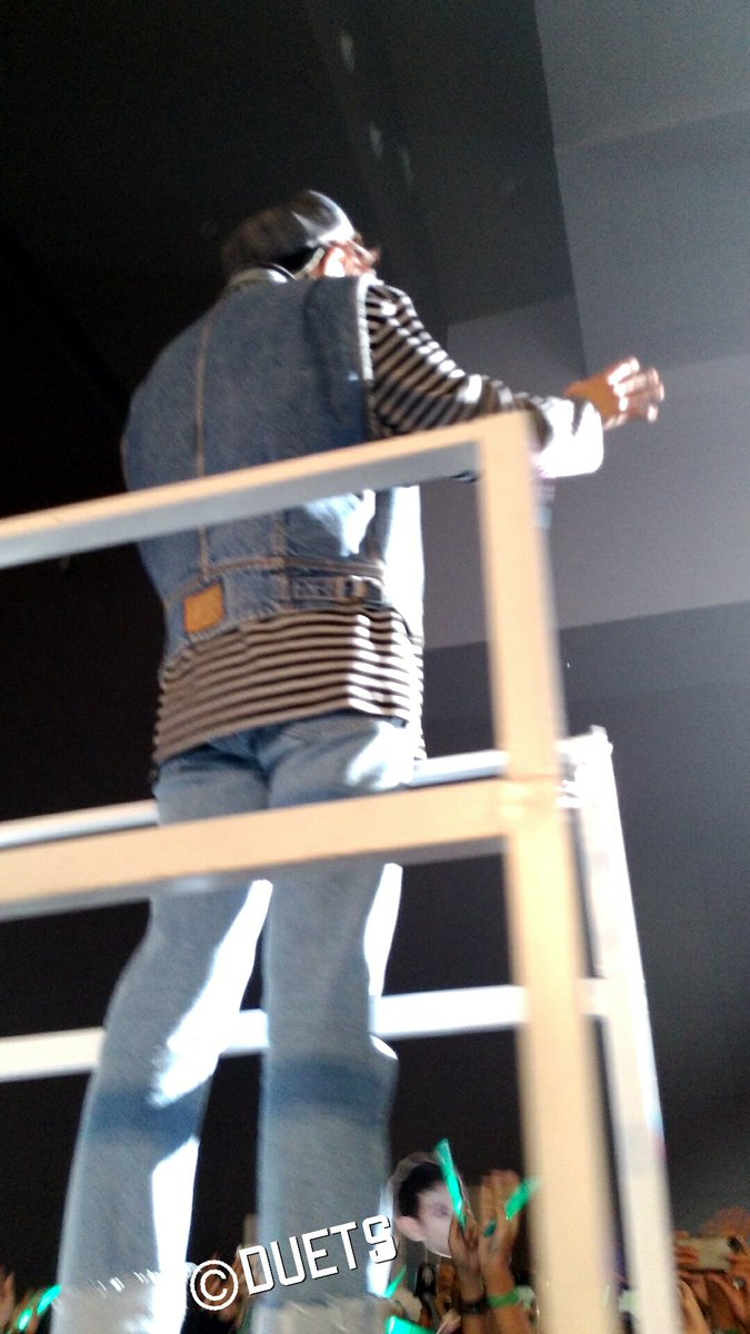 jongyuduets's tweet photo. 161112 SWC V in Jakarta #온유 I got your back https://t.co/W2JlcgDkmX