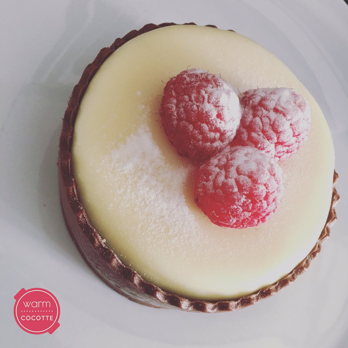 warmcocotte's tweet photo. Chocolate and raspberries mini sponge cake
.
.
.
#raspberry #spongecake #whitechocolate #darkchocolate #minicake #minimal #dessert #foodie https://t.co/lcF3k3PjOR