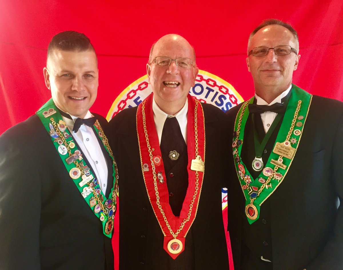Bailli Du Cap - G Reed Bailli Delegue Honoraire - F Ferreira and Bailli Delegue Afrique du Sud - P Mostert #chainedesrotisseurs