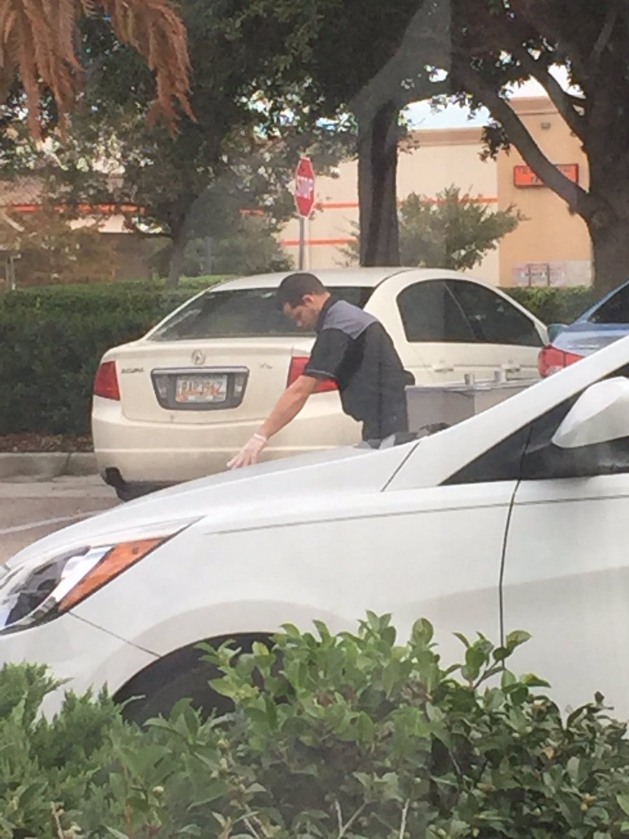 Luv2talk328's tweet photo. Who does this guy work for?? Saw him pouring stuff down a storm drain. Help please!! #McDonalds #EPA #Violation https://t.co/y3OyEf8S1U