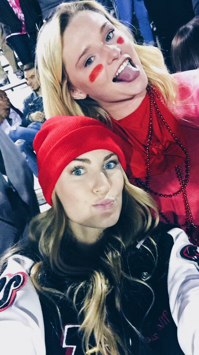 macktanner14's tweet photo. We love our cougs 💗💗🎉🎉🎉🏈🏈 #roundtwobound https://t.co/6anmsoGbOT