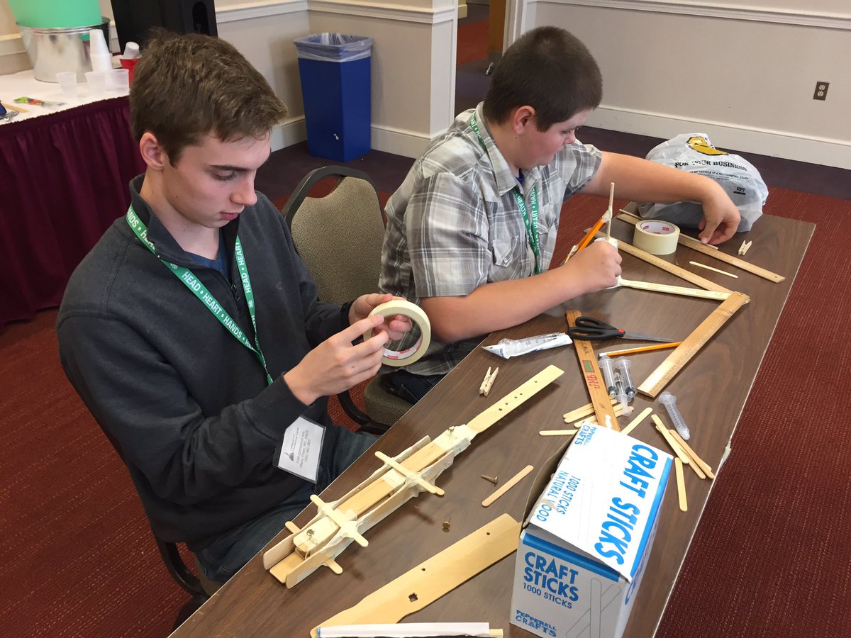 ky4hset's tweet photo. #JunkDrawerRobotics #RoboticArm #4HSummits #Maker @KY4H #SETBoard #ItStartsWithUs https://t.co/J3kkmdlKI8