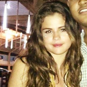 cabell0turr4's tweet photo. 1.¿Te cae bien selena gomez?
rt si//mg no https://t.co/HIQBg8lWS6