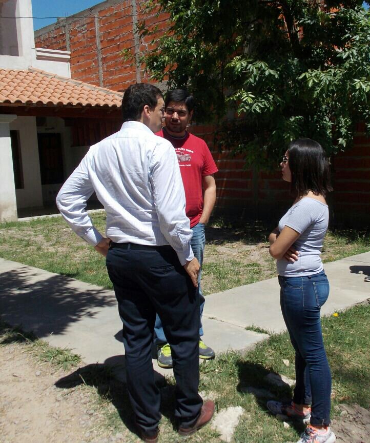 carladure's tweet photo. Hoy salimos a timbrear y a escuchar a los vecinos de la la Villa 3 de Febrero. @frigeriorogelio @marianoberdinas https://t.co/YLzGiut9In