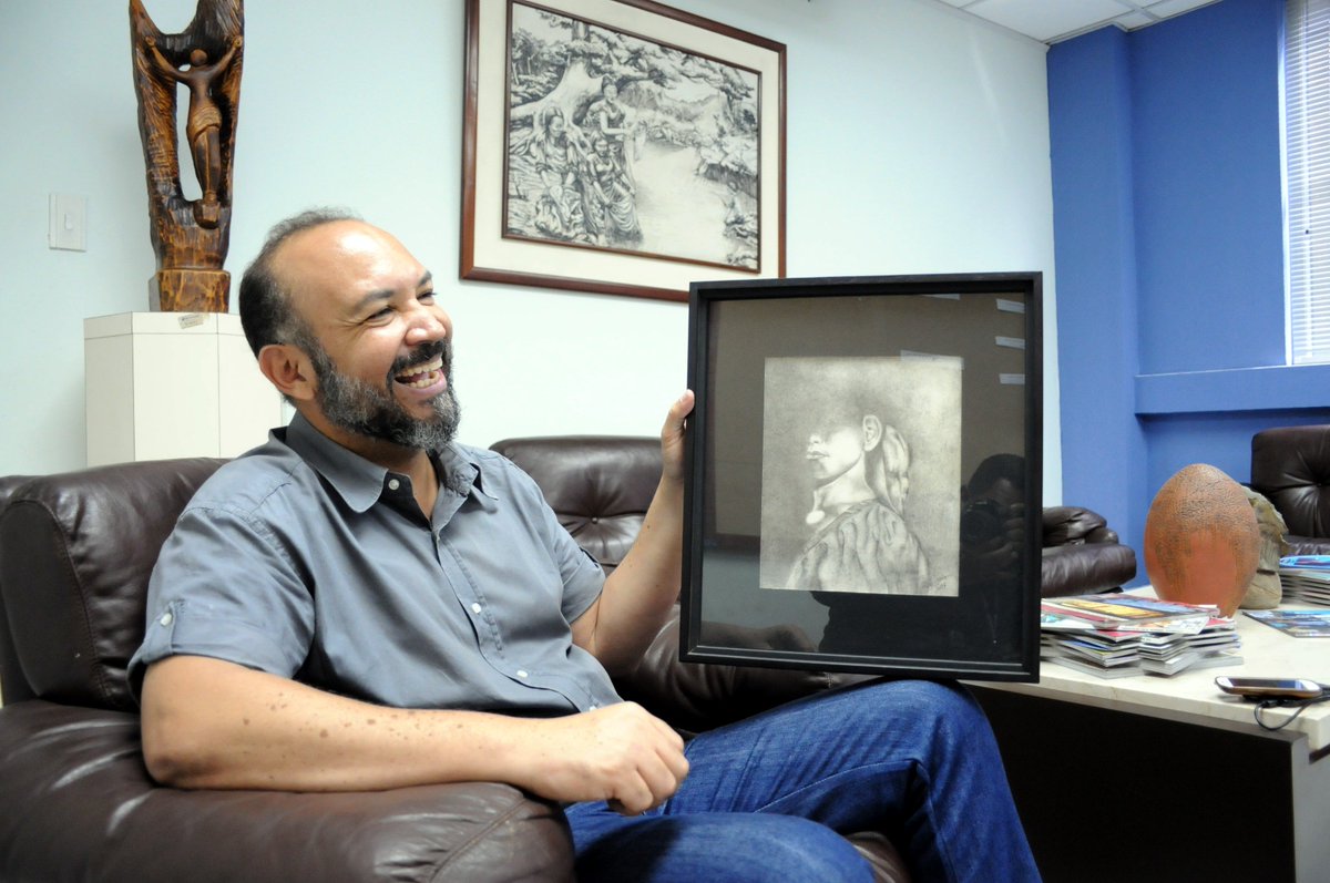 webnotitarde's tweet image. .@ConfaNotitarde Pedro Ojeda recibió Mención Honorífica de la 2da Bienal de Arte  s.notitarde.com/0xFCEA0