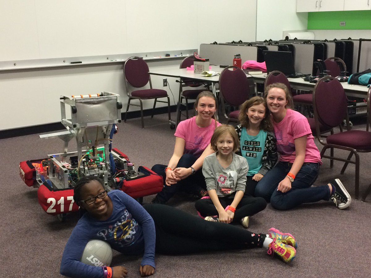 beckyrobette's tweet photo. Getting kids excited about our FIRST and FRC. #Fox9GST https://t.co/0cFxEbDRKf