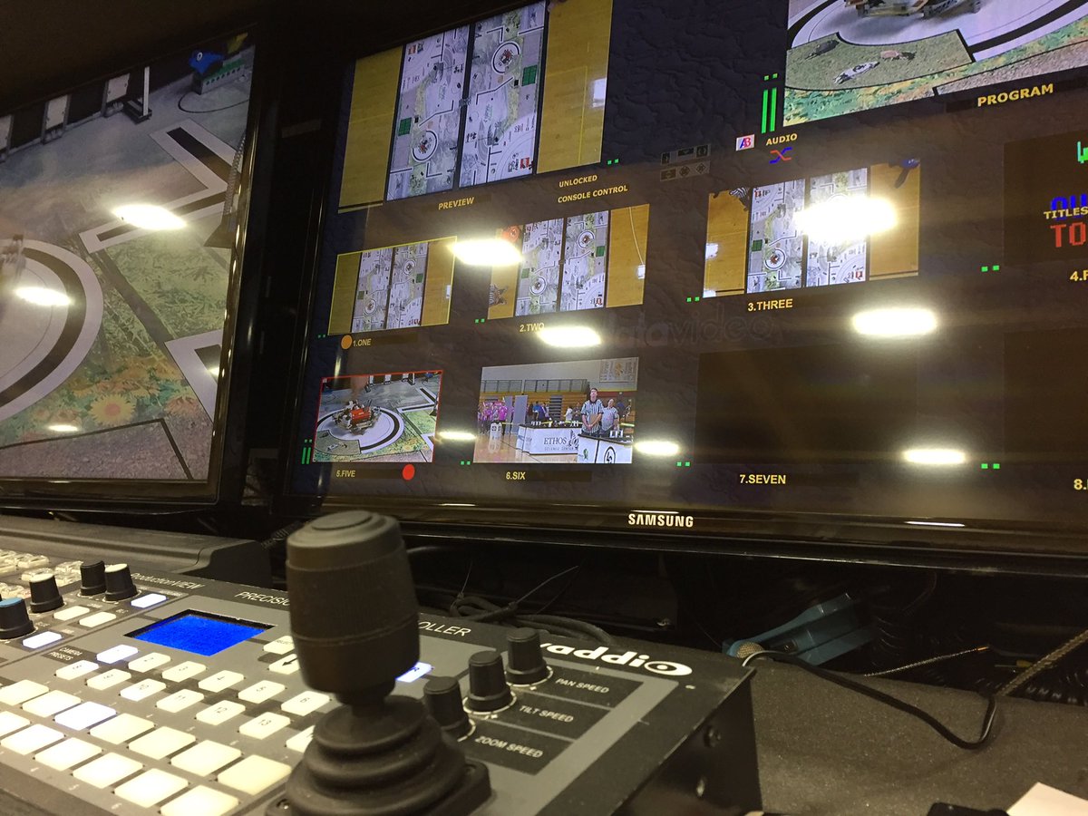 mojojeffsnyder's tweet photo. Fun way to spend a day #LEGO #firstlegoleague #mojoevents #eventswithmojo #imag #ledvideoscreens https://t.co/oHq36QW3hy
