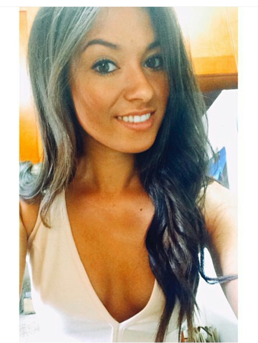 Melanie tweet media