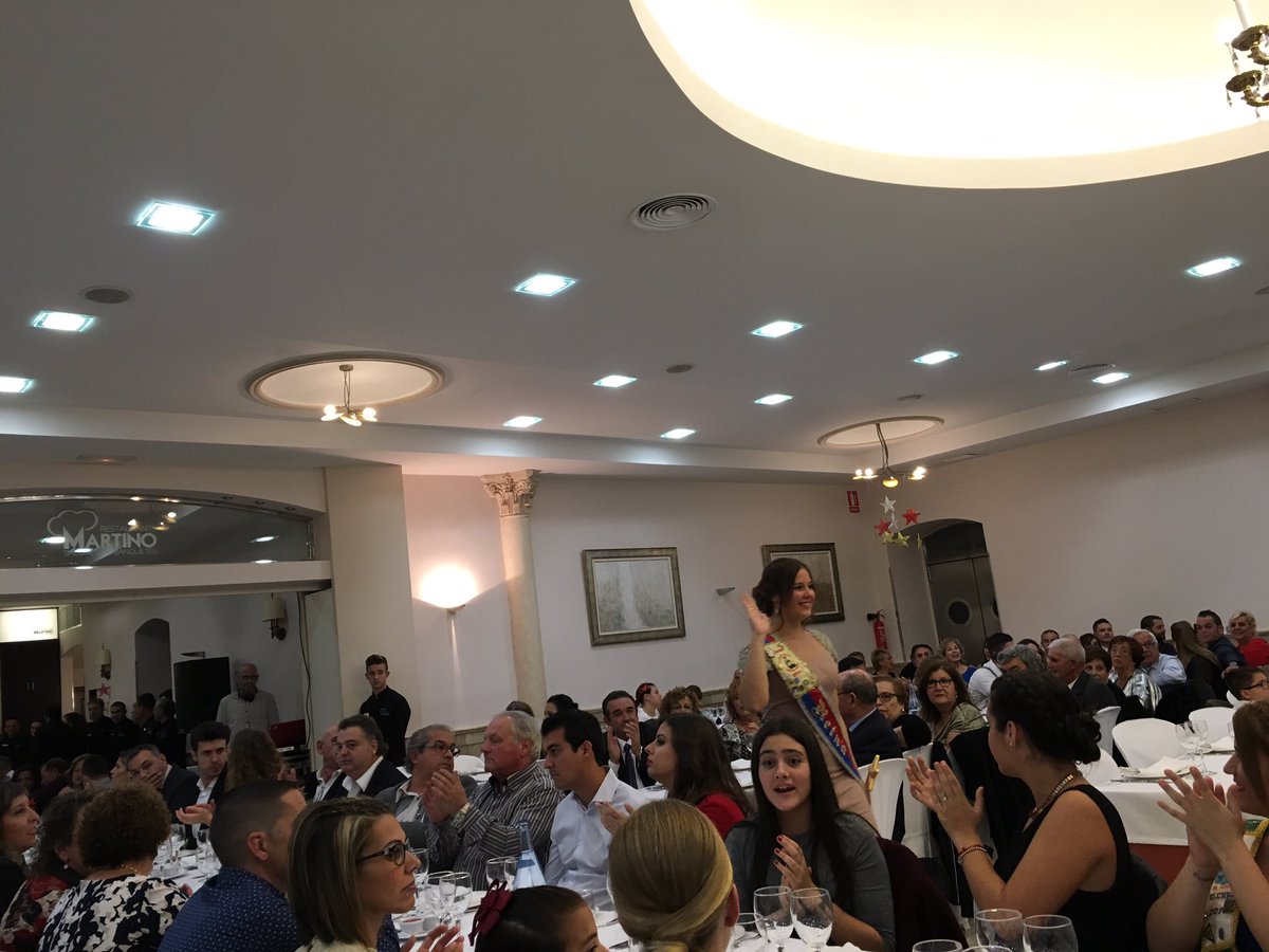 Cs_Elche's tweet photo. Aquesta nit els nostres regidors @CaballeroElche i @Sempere_Cs acompanyen als festers del Camp d'Elx en el seu sopar de fi de festes #UFECE https://t.co/fresi40UbC