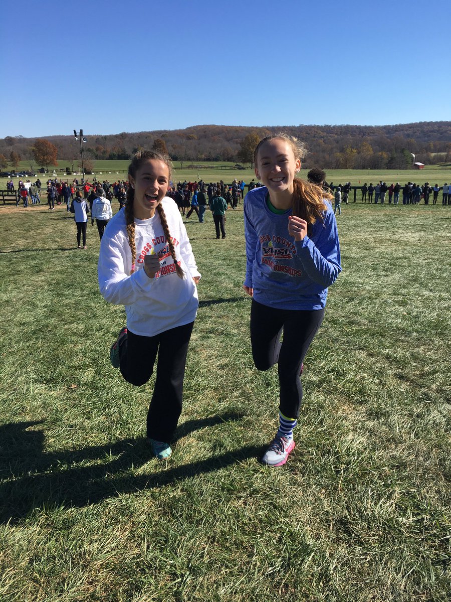 kenady_4's tweet photo. back to back state meets with liz🏃🏼‍♀️#juniors #makinghistory #byexc https://t.co/dvliQWtsri