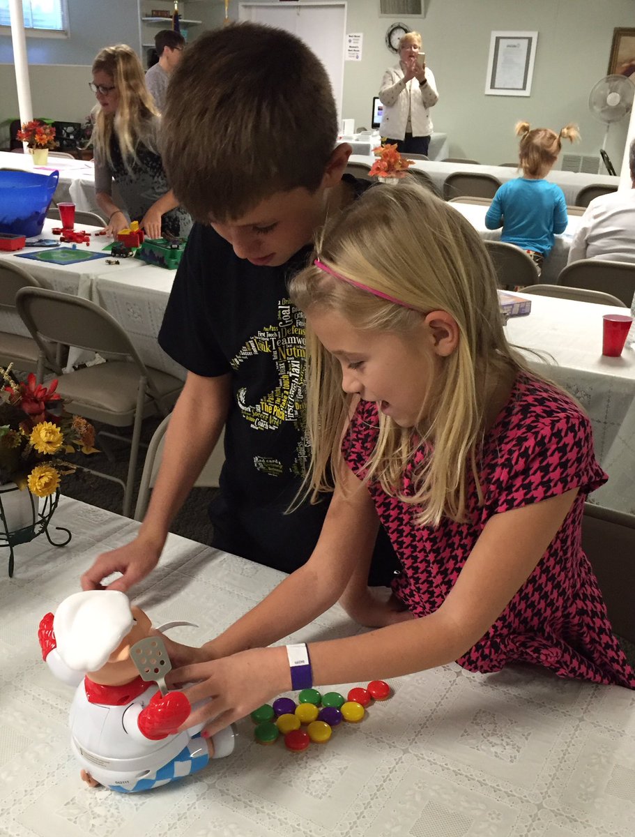 clintonucc's tweet photo. Youth Fun Night has begun! https://t.co/6qjjSX7MWr