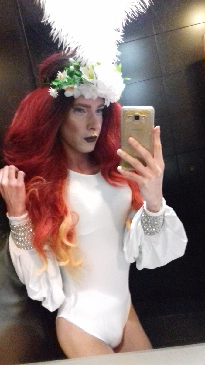 _mmg95's tweet photo. Despedidaslagrotta #EquipoGrotta #SabadoNoche #DragQueen #GogoDancer👯🍸 https://t.co/9KXRojJXxu