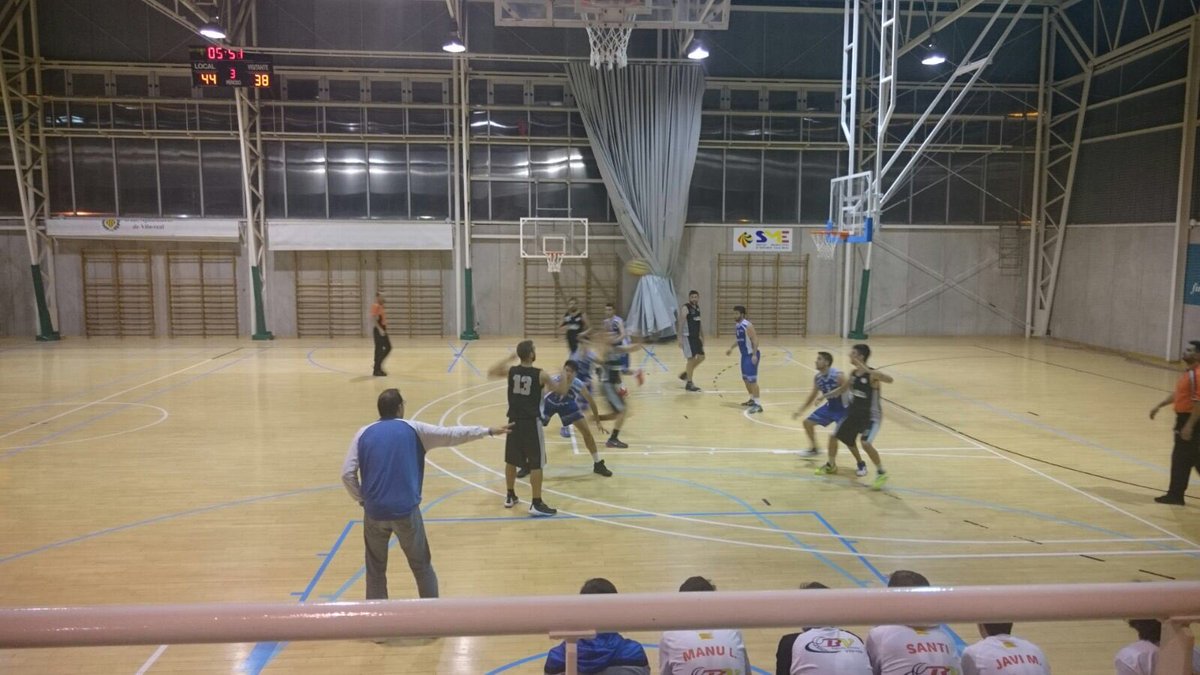 El senior B no pudo conseguir la victoria frente a un superior físicamente <a href="/CBMASSANASSA/">CB MASSANASSA senior</a> que supo aprovechar sus ventajas