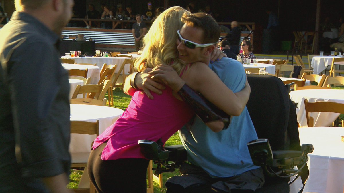 CMT's tweet photo. We loved seeing @AndersonActive on the #ILoveKP season finale! β€οΈ WATCH: https://t.co/DqYvTdhYhd @kelliepickler https://t.co/wbJMbbMNlq