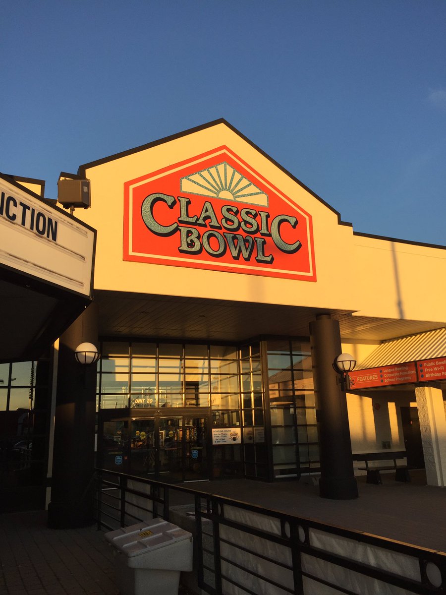 trendscaresCAN's tweet image. Half and hour till #charitiBOWL kicks off @ClassicBowl   @IntlTrends