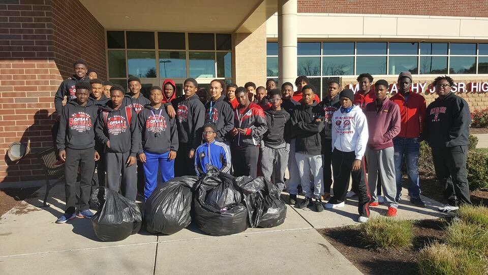 🏉Giving back to community: Clean Up MH, Collect food for families, Gentlemen's Club Wkshp. #WeareMtHealthy @MTHOWLSNATION <a href="/mthealthyhs/">Mt Healthy Jr/Sr HS</a>
