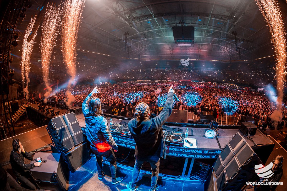 BRINGING THE ROOF DOWN &amp; TURNING UP THE HEAT! #WorldClubDome #BigCityBeats #DimitriVegasLikeMike