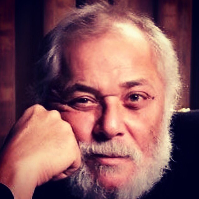 إنَّا لله و إنَّا إليه راجعون  #وداعا #محمود_عبدالعزيز الفنان . الإنسان . الساحر  أحر التعازي لعائلتك و لذويك و ل #مصر