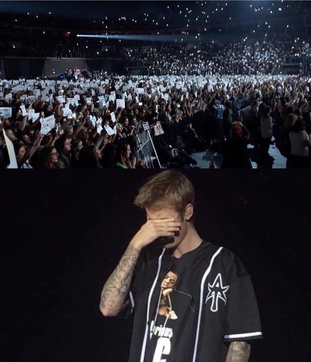 memoirbieber's tweet photo. Purpose Tour in Poland made everyone shook especially Justin https://t.co/fuBq3vEsbo