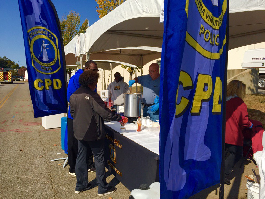 ColumbiaPDSC's tweet photo. @FivePointsSC #ChiliCookOff2016 Team CPD. People are sampling. So far so good. Wish us luck! https://t.co/3JrPYOjuD8